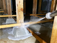 施工日が決まったら、専門スタッフがシロアリを徹底駆除・予防いたします！4